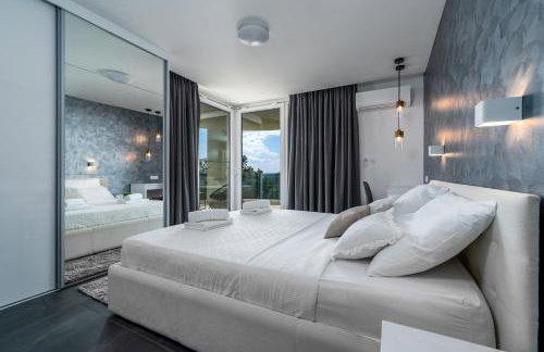 VILLA CVITA is a modern 5-bedroom villa with a Jacuzzi, a Gym and Finnish Sauna, a heated pool, and amazing views - Foto 24