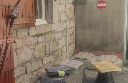 Les Bancs d'Autrefois, maison climatisée avec WIFI au centre de Ruoms - Foto 15