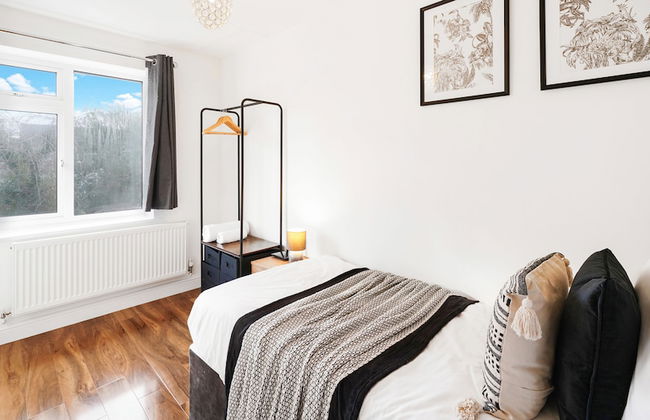 Brabon Road House By REDWOOD STAYS - Photo 3