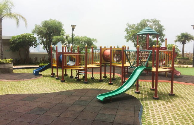 Strategic 2BR Apartment with Workspace @ Season City - Photo 17