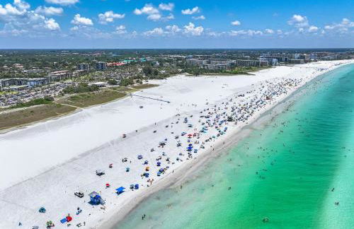 Palm Bay Club by Beachside Management - Photo 8