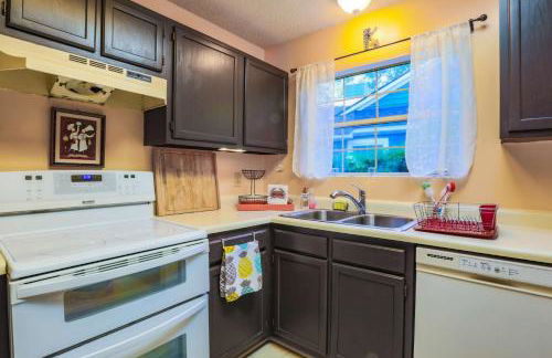 Green Whale - Photo 41