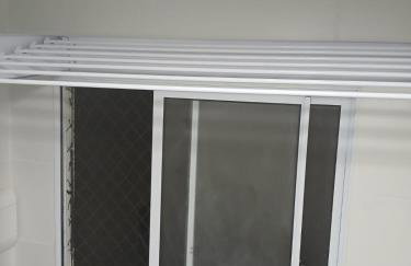 FLAT ACONCHEGANTE poucos min da praia - Foto 12