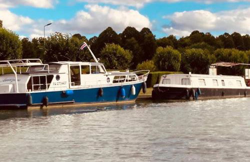 L'Amazone - bateau à quai sur le canal de bourgogne - Foto 3