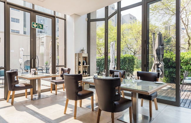 KMG Apartments at Sandton Skye - Photo 36