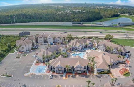 Whimsical Condo 1.5M from Disney - Foto 50