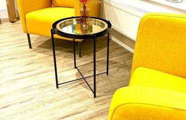 Brand New Apt - Beach Breeze Spacious 1-Bedroom Apartment with parking - sleeps 4 ppl- internet - Foto 38