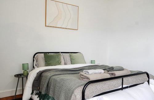 Free Parking - Central - Sleeps 6 - Great Area - Photo 3