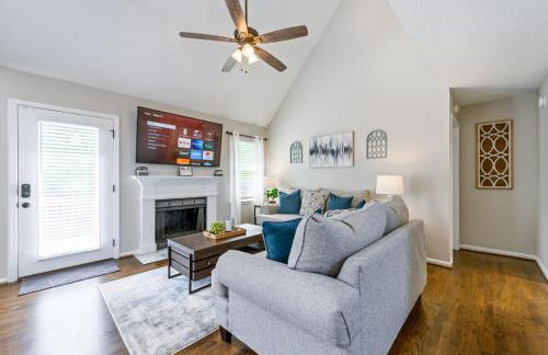 Fully Fenced & Stylish 3BR Near LakePoint Sports - Foto 1