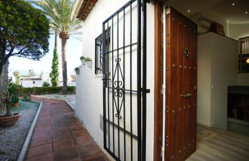 Beachhouse GALORE - Photo 29