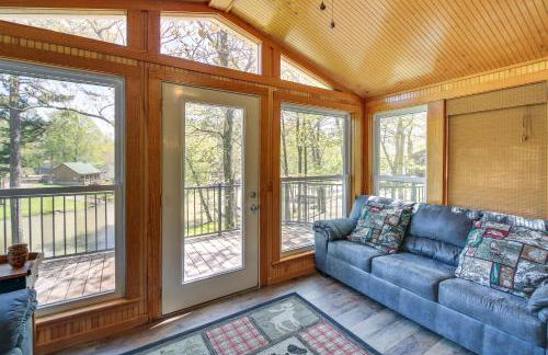 Lakefront Arkansas Home with Dock and Sunroom - Foto 23