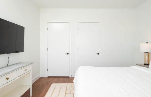 Back-Bay Lux Central 2BR Condo with Rooftop and Parking - Foto 34