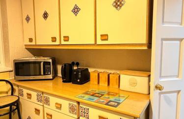 Lovely Two Double Bedroom Maisonette in Surrey - Photo 21