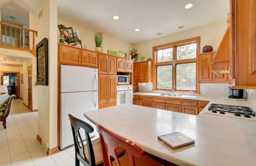 Sturgeon Bay Hideaway with Direct Water Access! - Photo 10