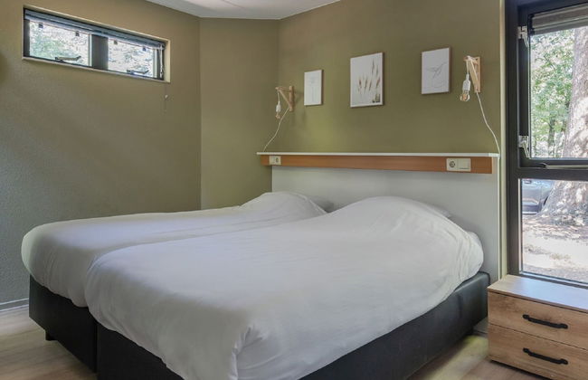 Woodland Bungalow w/ Pool - Photo 6