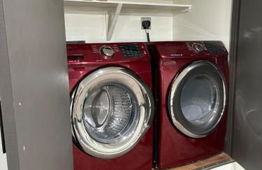 Modern Mountainside Cabin - Photo 21