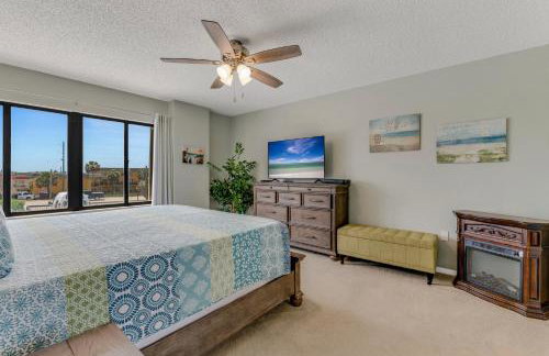 Fabulous ocean and beach views with top complex amenities - Photo 22