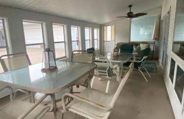 Caseville Splash & Sand Pool House - Photo 18