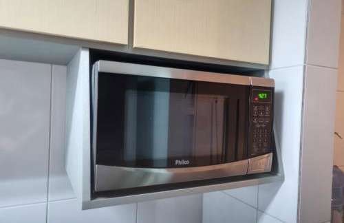 Apartamento Frente para o Mar - Varandão com Blindex - Vista para o Mar - 1 Suite e mais 2 Quartos-Ar Condicionado - 2 Vagas - BEIRA MAR - 70 metros da Praia ,TVS SMART GERAL -WI-FI -DISNEY PLUS- PORT 24 HORAS-KIT PRAIA-ROUPA DE CAMA 2 XCASAIS - Foto 26