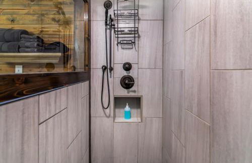 Log Cabin, Lake, Hot Tub, Near Wineries & Hiking - Foto 27