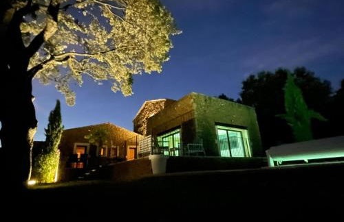 Belle villa avec piscine intérieure et piscine extérieure Gite Les Aiguiers - Foto 15