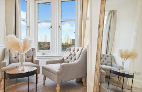 Large Terraced Home with Parking - Foto 18