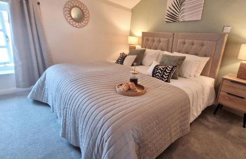 Historic 1629 May Cottage with Hot Tub - Photo 23