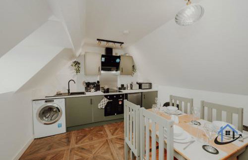 Apt 5 Manor House - 3 Bed 2 bathroom sleeps 5 parking wifi - Photo 34