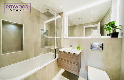 Brand New Town Center, Free Fast WiFi, Balcony By Redwood Stays - Foto 144