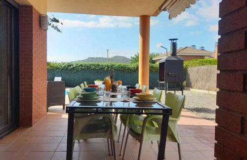 Villa Mediterránea con Cinco Dormitorios y Piscina - Foto 7