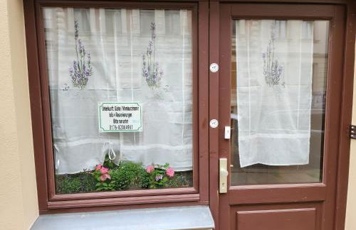 Halle, TOP -PREISE, große 79 qm SD FeWo, EG, wahlweise mit 1- 3 DZ, inklusiv TV Lounge, Küche, Bad WC Einfach und gut, Langzeitmieter VB Preise - Foto 4