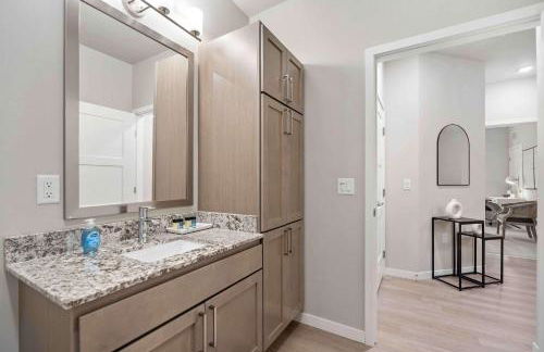 Fitness Room Pool Univ Research Park and Parking - Foto 25