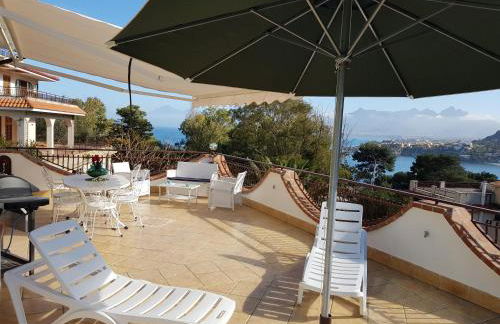 Villa del Golfo Urio with swimming pool shared by the two apartments it is essential to have a car - Foto 59