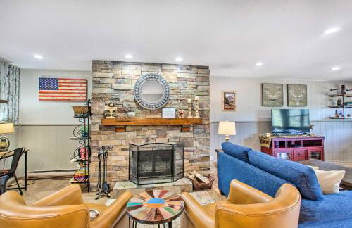 Main St Red River Ski Condo with Mountain View! - Foto 5