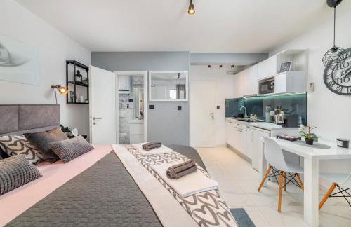 Amare Apartments - Photo 41