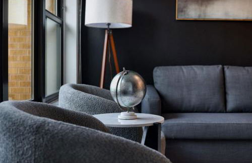 1BR Escape w Pool&Parking, Near Rvrwlk & Conv Ctr - Foto 23