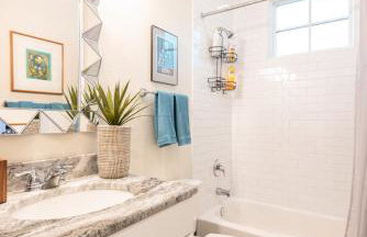 Discover the Riverwalk from New Craftsman Family Home - Foto 36