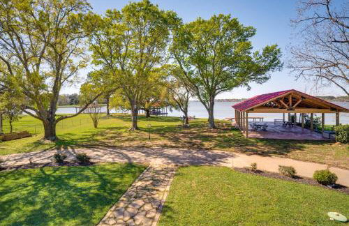 Modern Lake Conroe House with Lakefront Park and Deck! - Photo 18