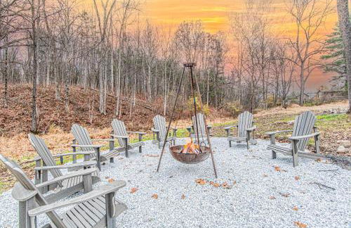 Modern Barn with Hot Tub, Game Room & Sleeps 14 - Foto 13