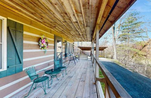 2 Bed 2 Bath Vacation home in Whittier II - Photo 18