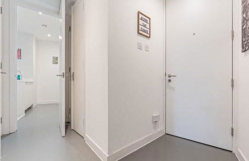 #79 World Famous Rotunda Skyline Views - Near Victoria Square - Sleeps 6 - " Perfect for contractors and Families" - Foto 39