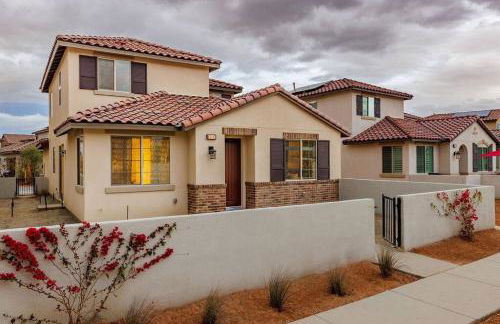 Near Coachella and Stagecoach Palm Springs , PGA resort Villa ,Golf, community pool, gym - Photo 35