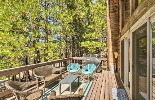 Charming Pinecrest Cabin with Private Deck - Foto 27