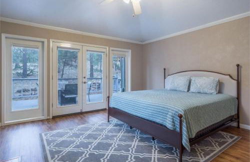 Coburn Cabin @ Country Club Game Room New Central AC Pet and Family-Friendly - Photo 15