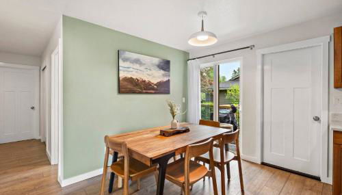 Downtown Retreat: Convenient Family Cottage - Foto 2