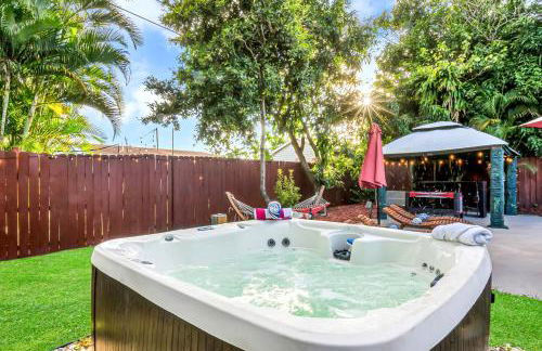 Heated Pool Spa BBQ Pool Table WiFi Near Beach-Downtown Fun - Foto 36