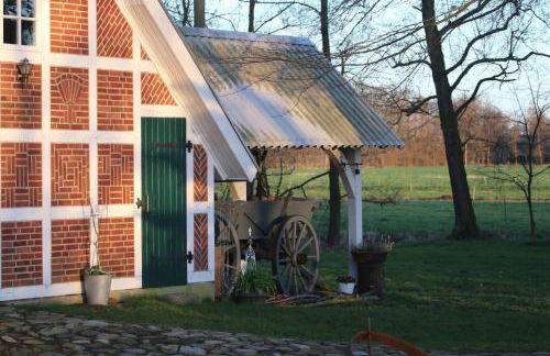 Erlenhof-Steinau-Fachwerkhaus-mit-Reetdach - Foto 3