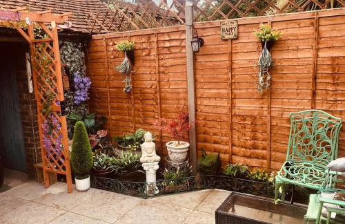 London Central 4 bed House with Garden - Photo 35