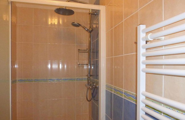 Nice Holiday Home Near the Beach, Hillion - Photo 8