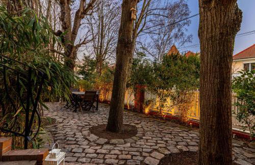 Art & Curiosity Cabinet Style Appartement with Paris view, Villa des Ammonites - Foto 2